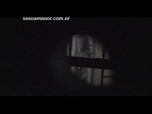 ❤️ Plavušu tajno snima voajer iz susjedstva skriven iza šupljih cigli ❤❌  Seks kod nas