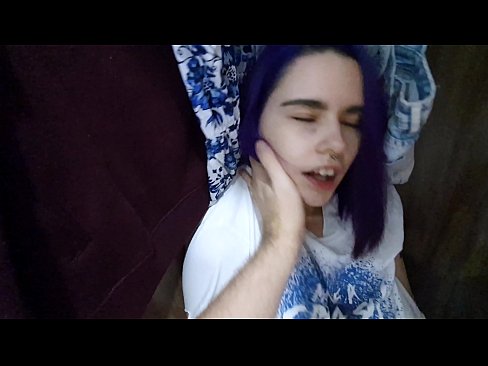 ❤️ Našao sam svoju sestru u ormaru i pomogao joj da svrši ❤❌  Seks kod nas